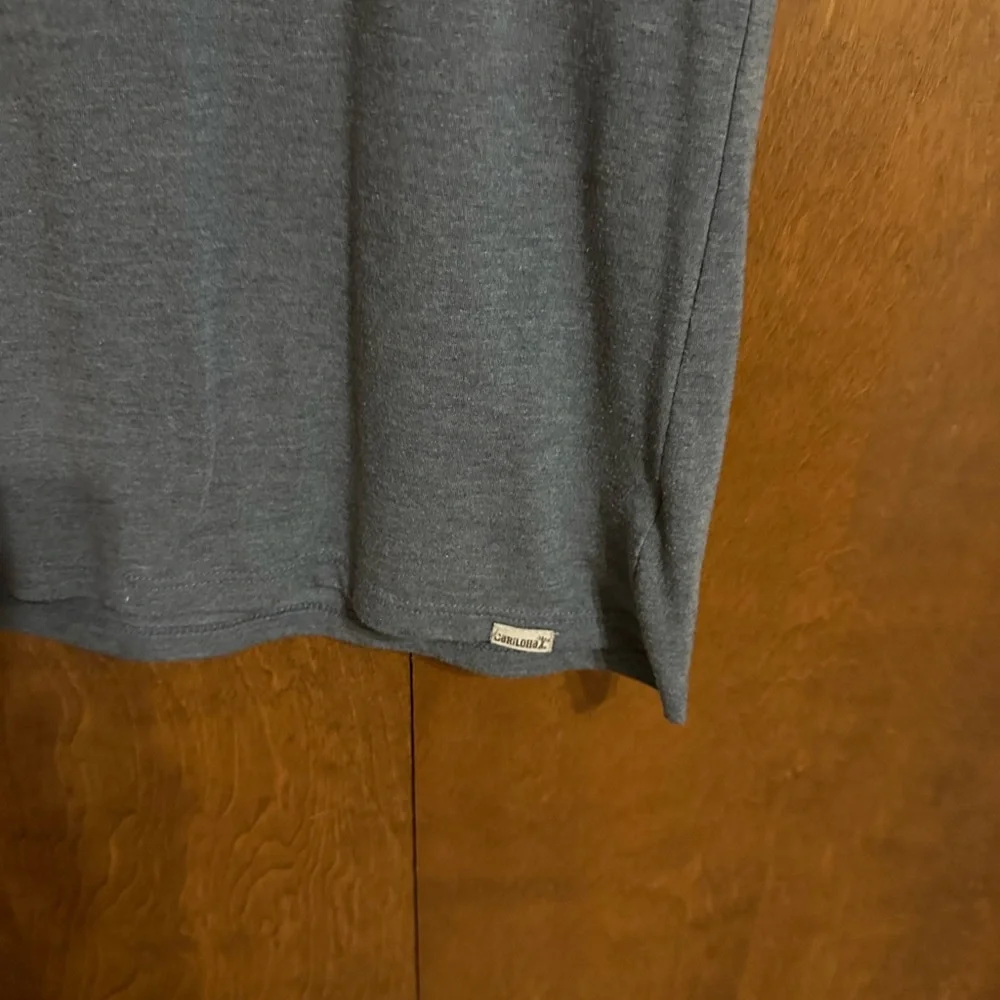 Cariloha Women’s Gray Shirt - Picture 3 of 4